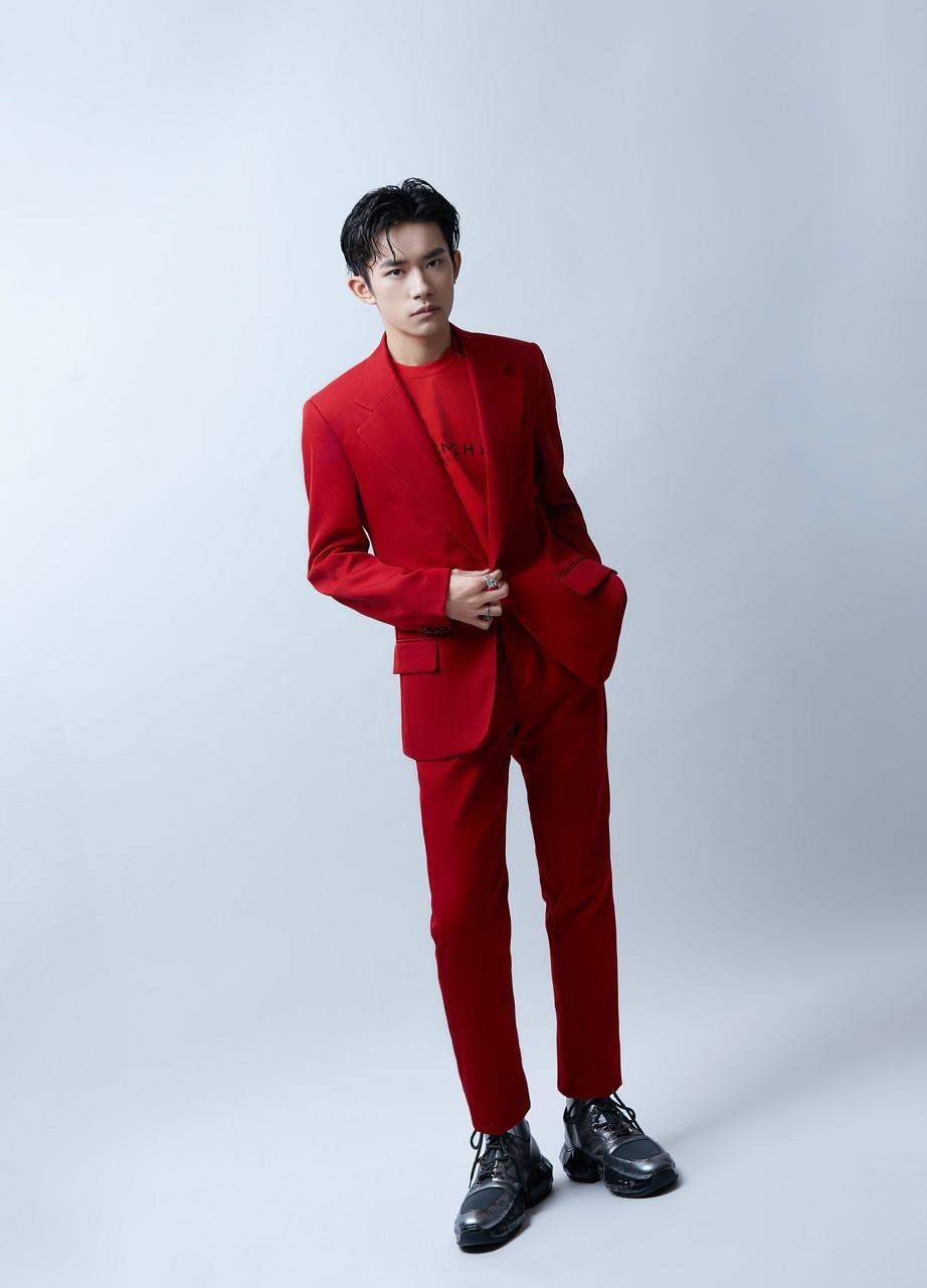 TFBoys最新合照，时光见证青春力量日
