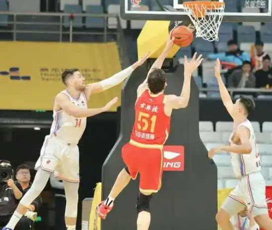 CBA最新排位，群雄战火重燃，逐鹿赛场